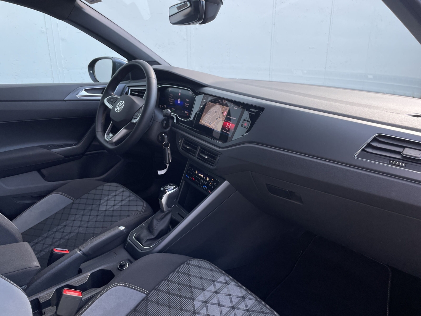 Taigo 1.5 TSI DSG R-Line Kamera/AHK/ACC/Navi Pro/App-Connect/Matrix/