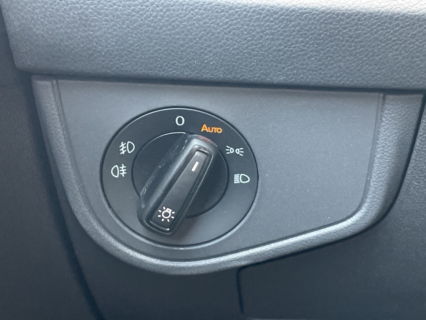 Taigo 1.5 TSI DSG R-Line Kamera/AHK/ACC/Navi Pro/App-Connect/Matrix/