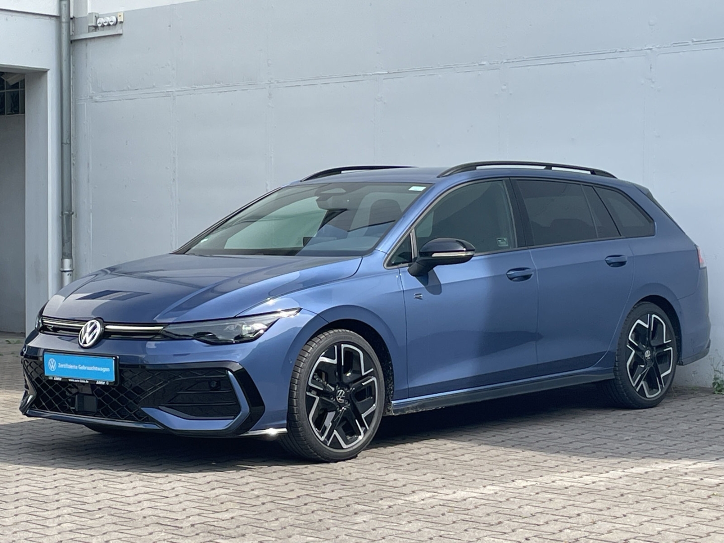 Golf Variant VIII 1.5eTSI DSG R-Line AHK/Standhzg/Navi/ACC/Kamera/Keyless/Matrix