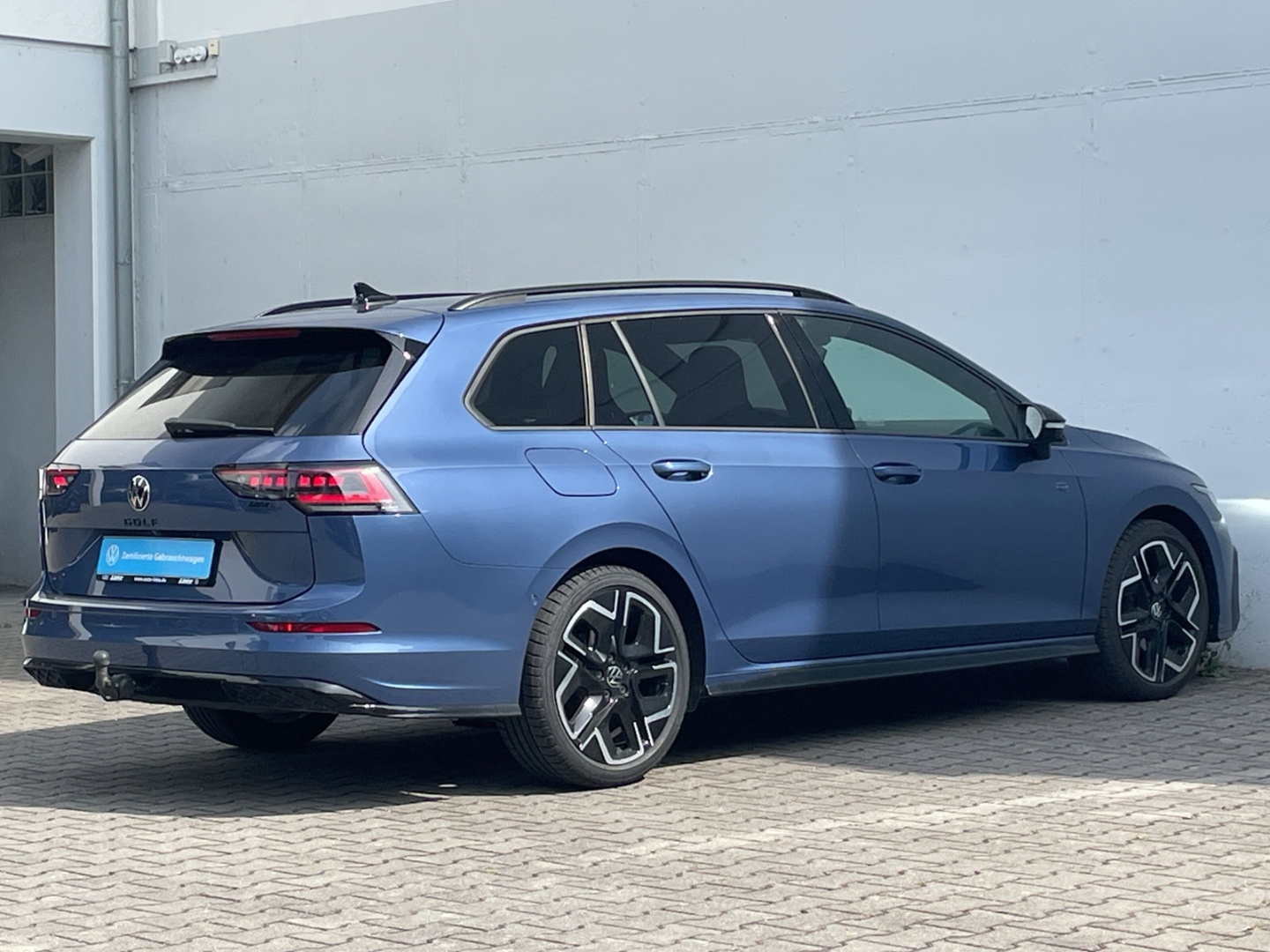 Golf Variant VIII 1.5eTSI DSG R-Line AHK/Standhzg/Navi/ACC/Kamera/Keyless/Matrix