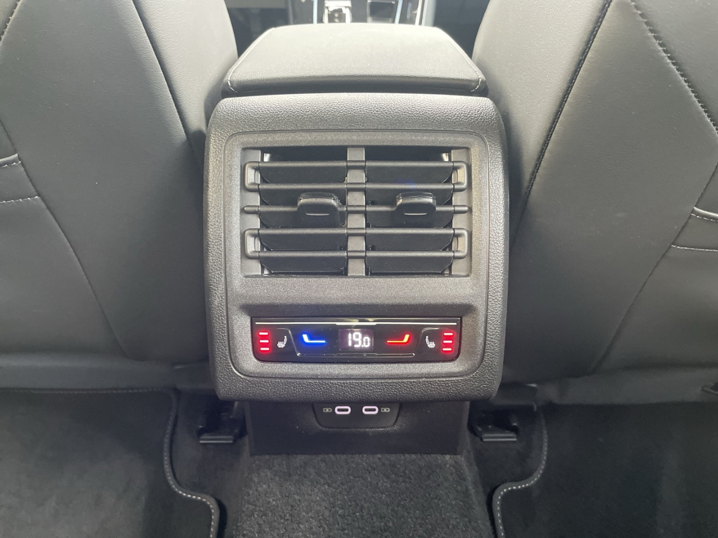 Golf Variant VIII 1.5eTSI DSG R-Line AHK/Standhzg/Navi/ACC/Kamera/Keyless/Matrix