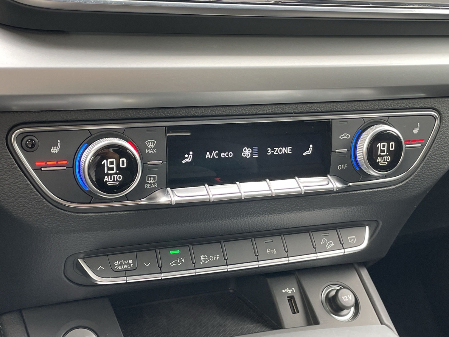 Q5 55TFSIe quattro S line Air/AHK/B&O/HUD/Matrix/Kamera/App-COn./ACC/Navi/el.Heckklappe/
