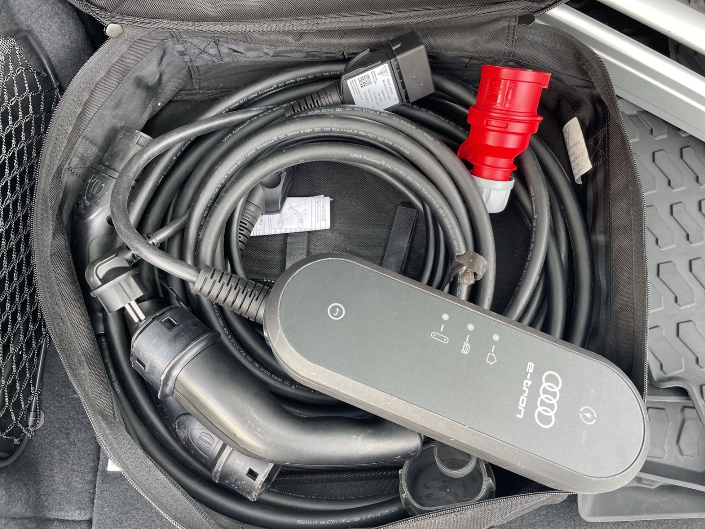 Q5 55TFSIe quattro S line Air/AHK/B&O/HUD/Matrix/Kamera/App-COn./ACC/Navi/el.Heckklappe/