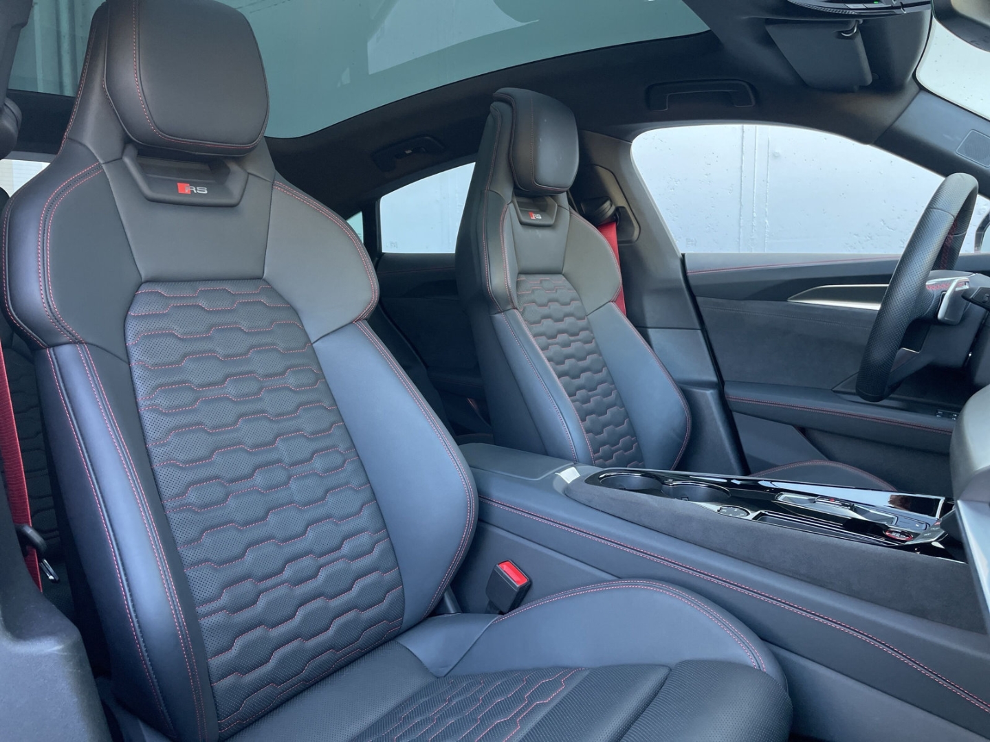 RS e-tron GT quattro AIR/B&O/HUD/Pano/Sitzbelüft/ACC/Matrix/Navi/Carbon/Sitzbelüftung/Wärmepumpe