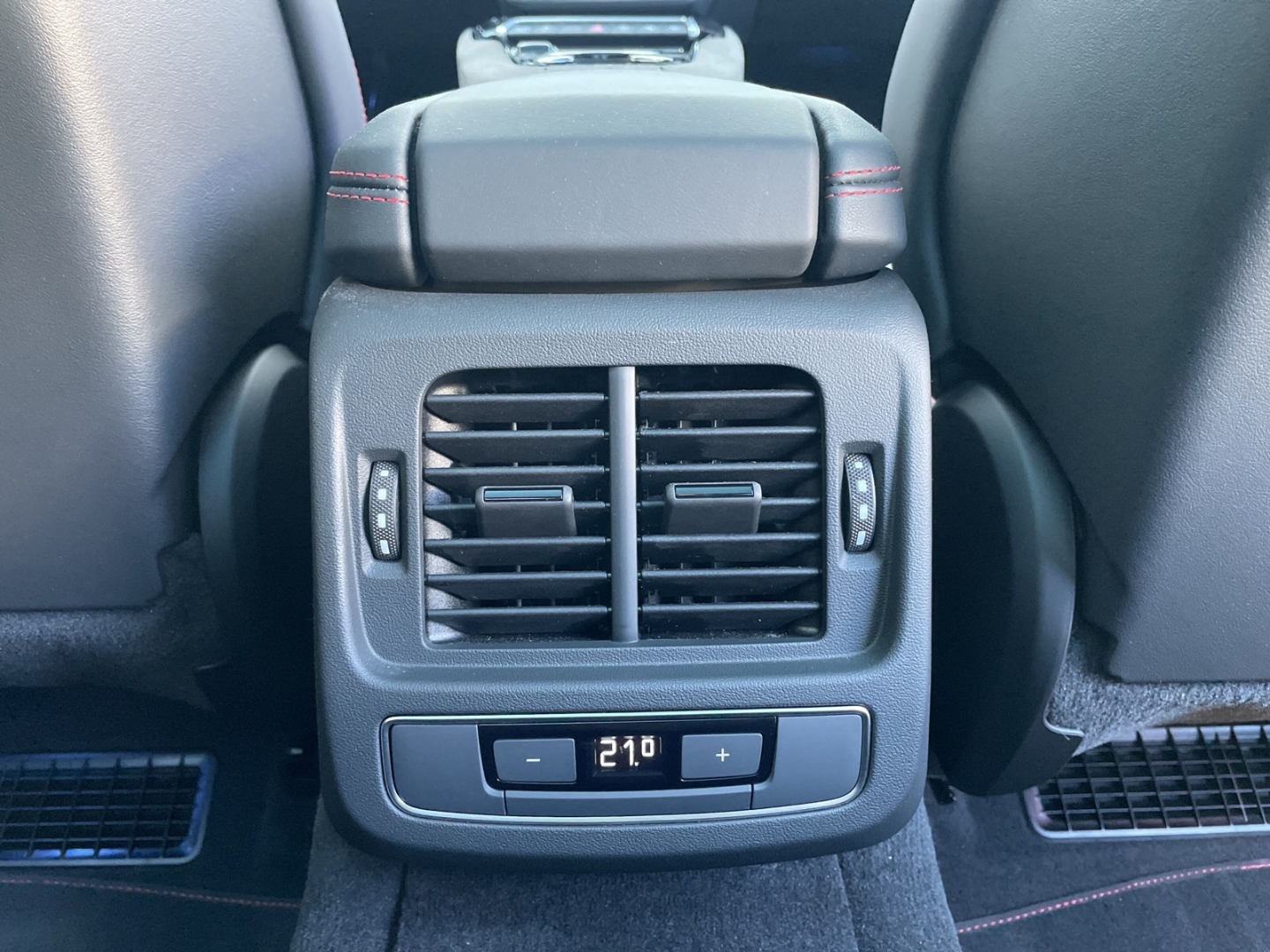 RS e-tron GT quattro AIR/B&O/HUD/Pano/Sitzbelüft/ACC/Matrix/Navi/Carbon/Sitzbelüftung/Wärmepumpe