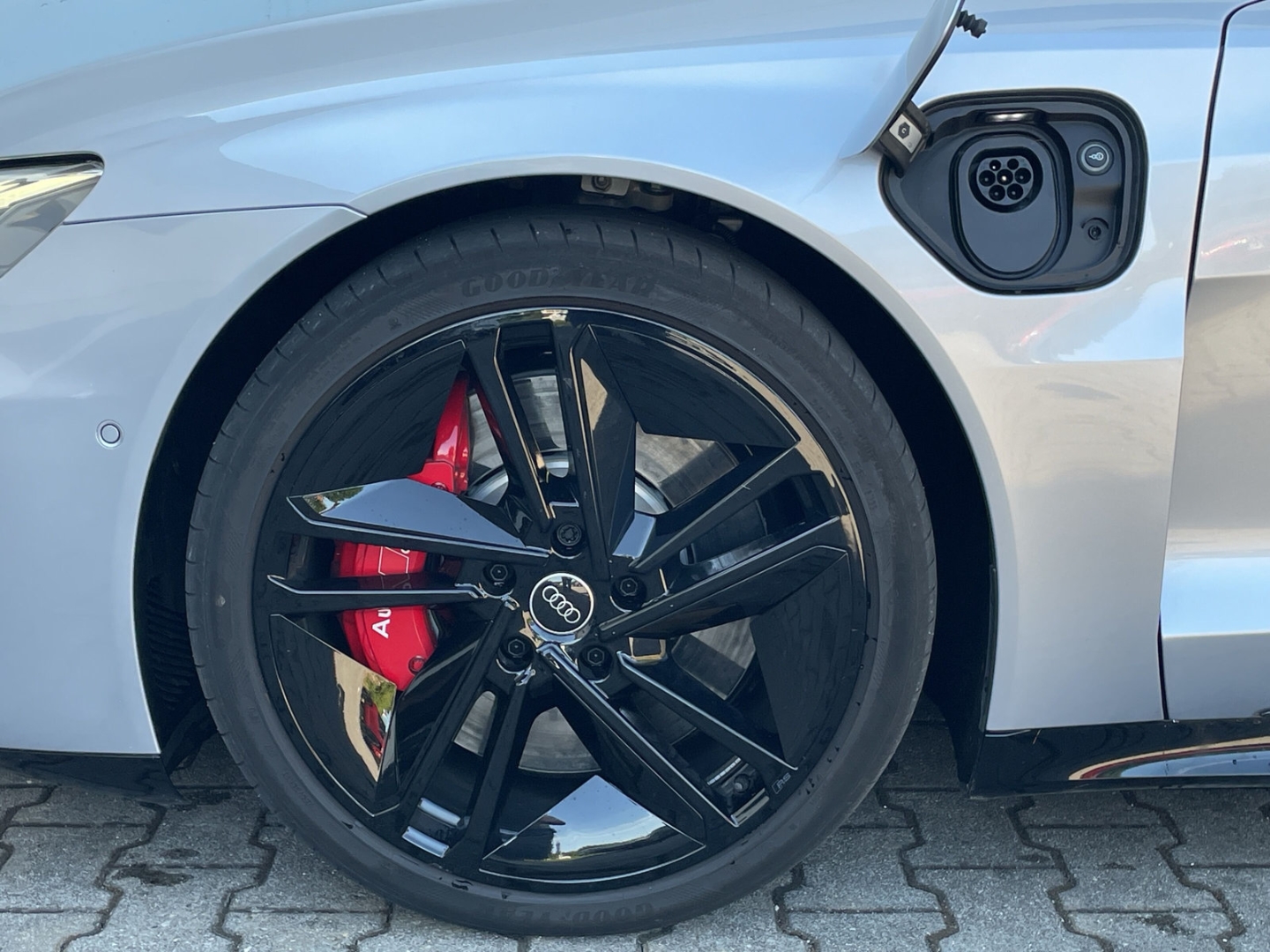 RS e-tron GT quattro AIR/B&O/HUD/Pano/Sitzbelüft/ACC/Matrix/Navi/Carbon/Sitzbelüftung/Wärmepumpe