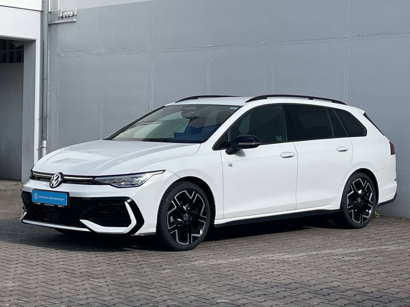 Golf Variant VIII 1.5eTSI DSG R-Line Black Style AHK/ACC/App-Connect/Navi/LED Plus/Kamera