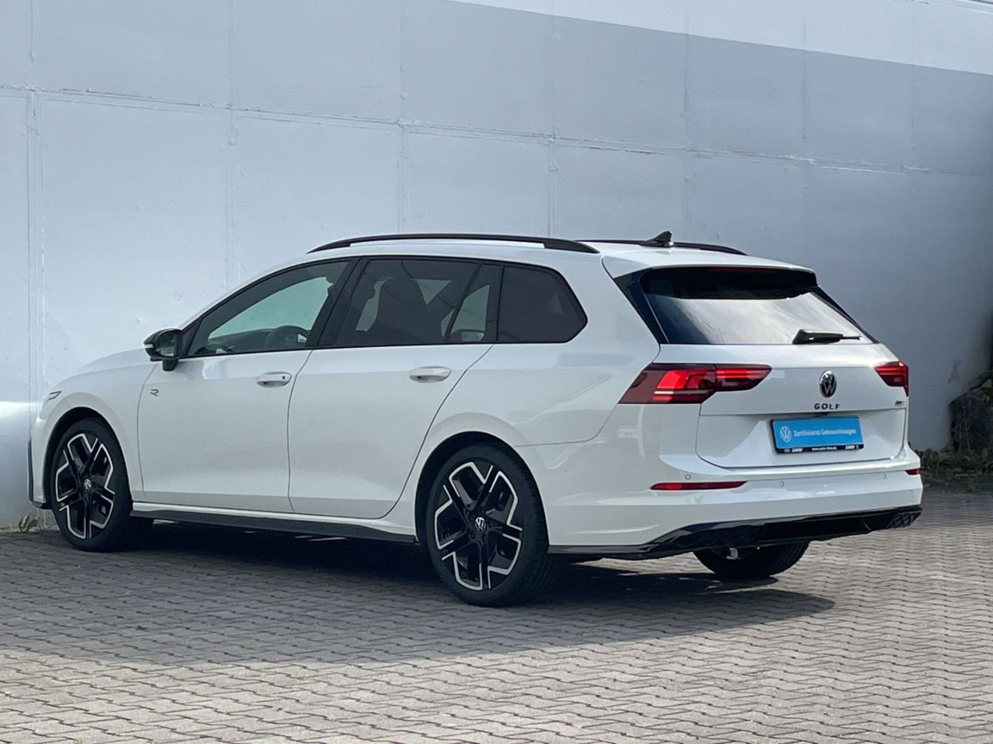 Golf Variant VIII 1.5eTSI DSG R-Line Black Style AHK/ACC/App-Connect/Navi/LED Plus/Kamera