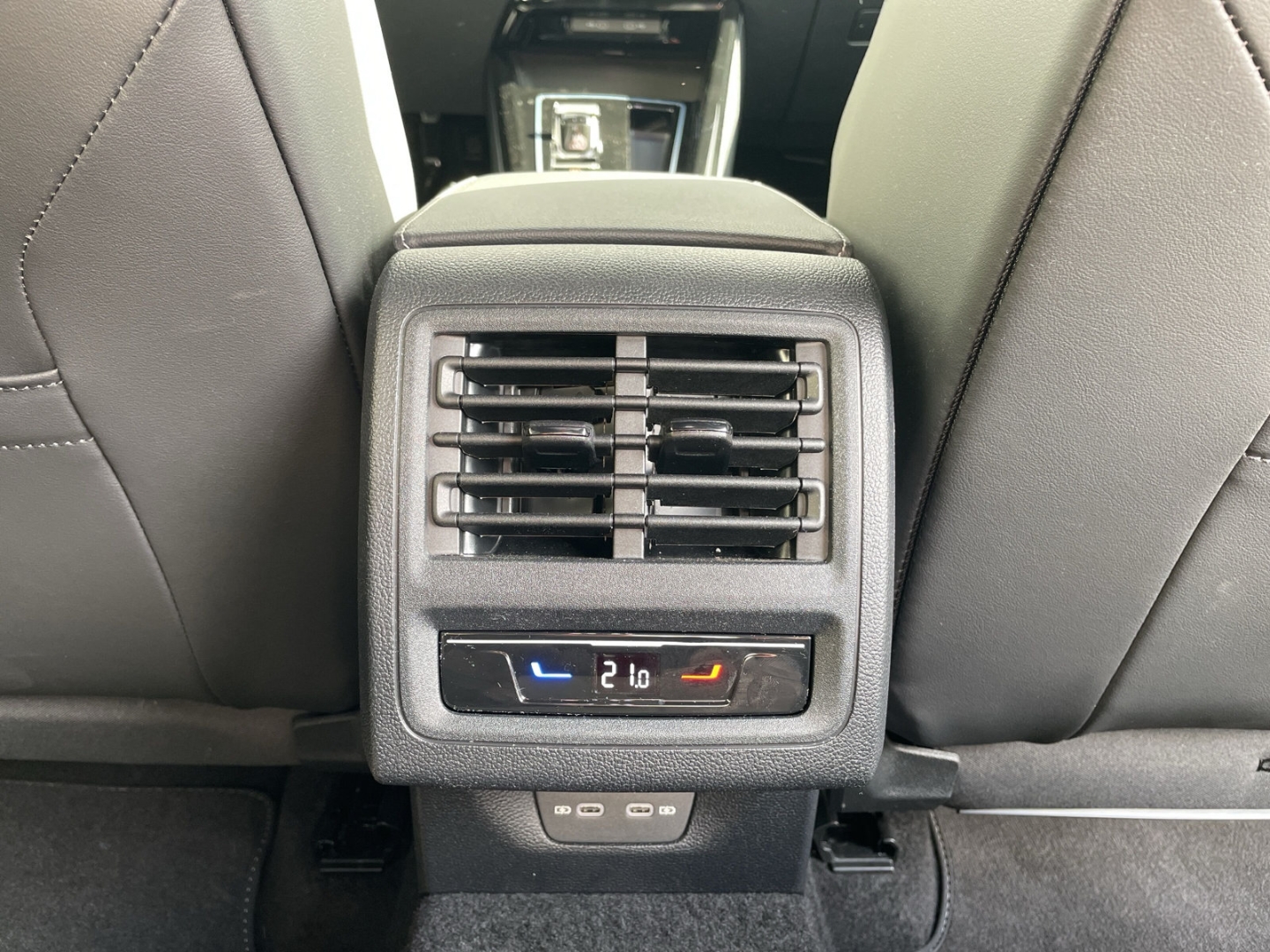 Golf Variant VIII 1.5eTSI DSG R-Line Black Style AHK/ACC/App-Connect/Navi/LED Plus/Kamera
