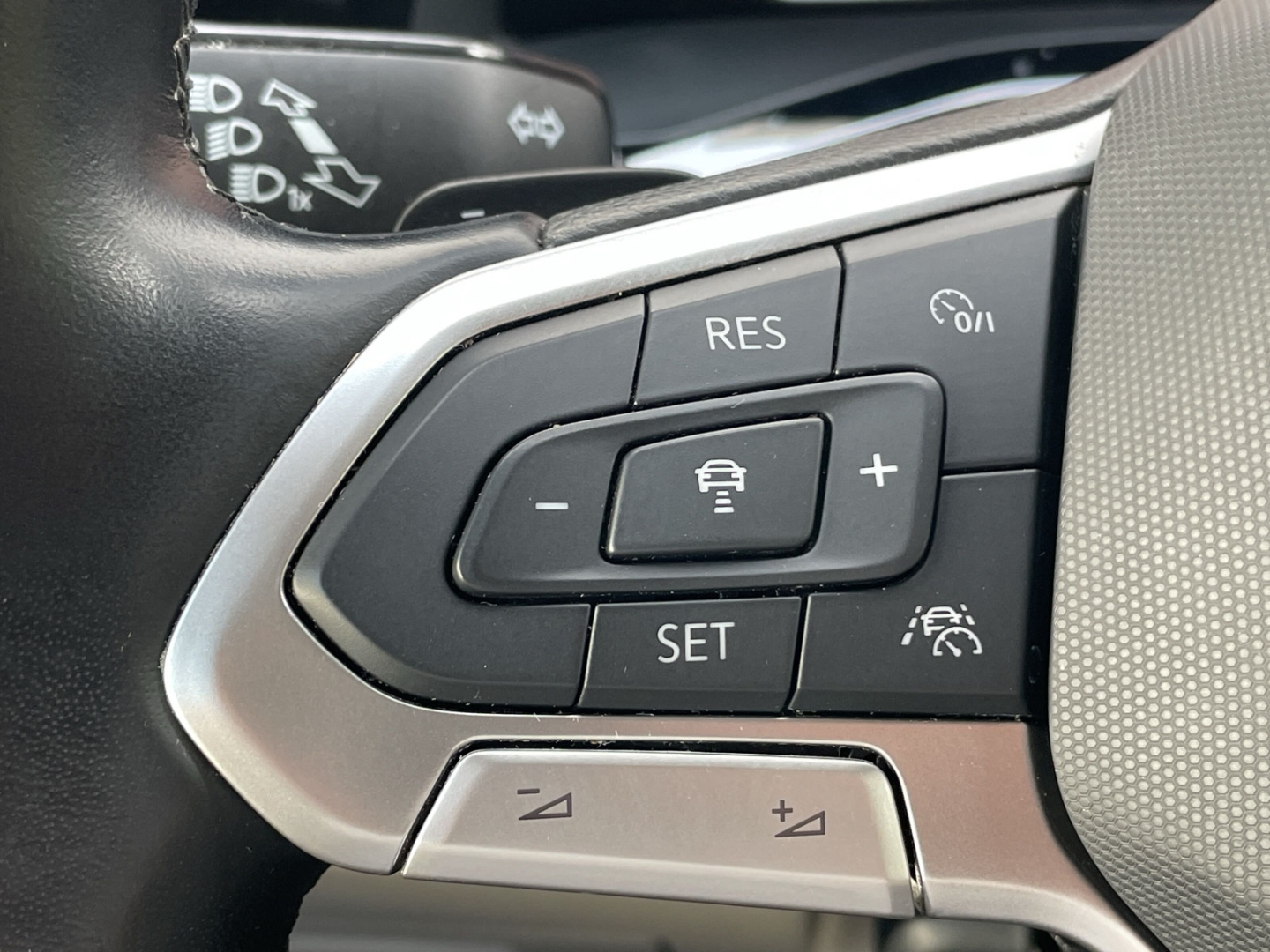 T7 Multivan eHybrid LÜ Style AHK/Matrix/el.Heckklappe/ACC/Kamera/AGR-Sitz/el.Schiebetür