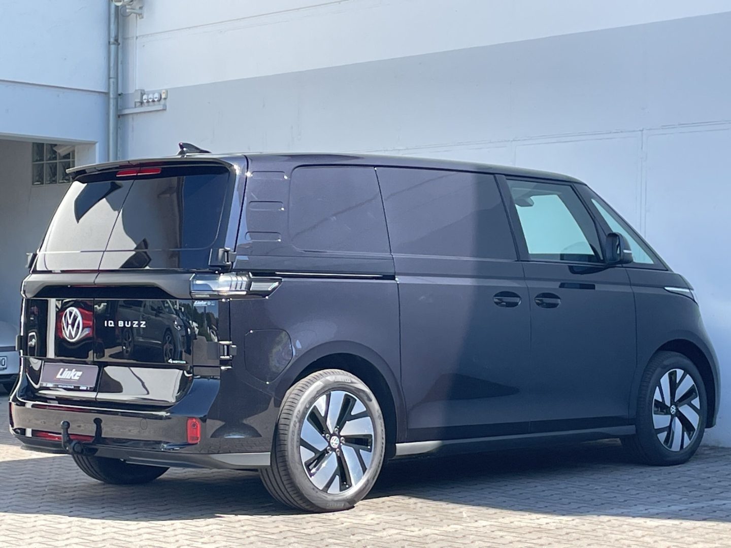 ID. Buzz Cargo Pro 4MOTION AHK/360°Kamera/ACC/Travel/Spurwechsel/Navi/App-Connect/Sitzhzg
