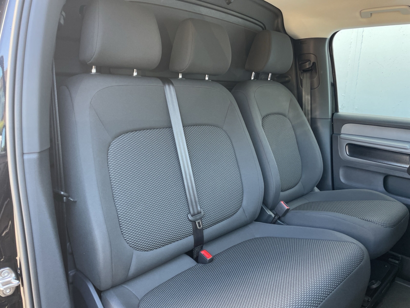 ID. Buzz Cargo Pro 4MOTION AHK/360°Kamera/ACC/Travel/Spurwechsel/Navi/App-Connect/Sitzhzg