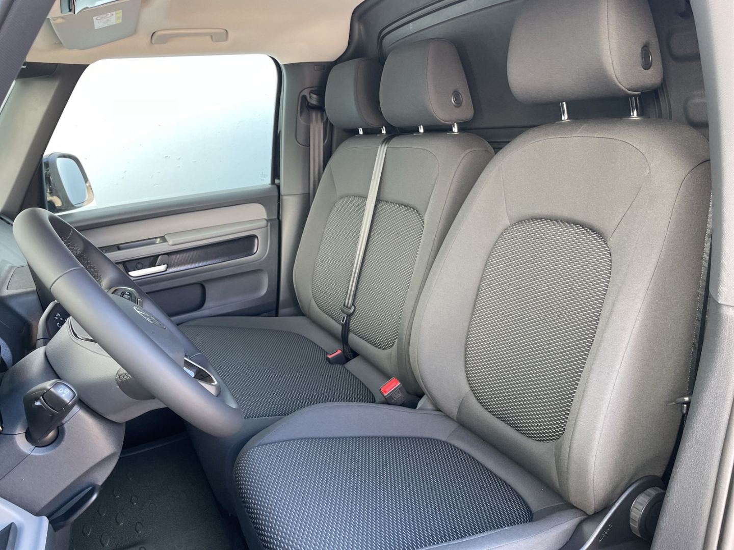 ID. Buzz Cargo Pro 4MOTION AHK/360°Kamera/ACC/Travel/Spurwechsel/Navi/App-Connect/Sitzhzg