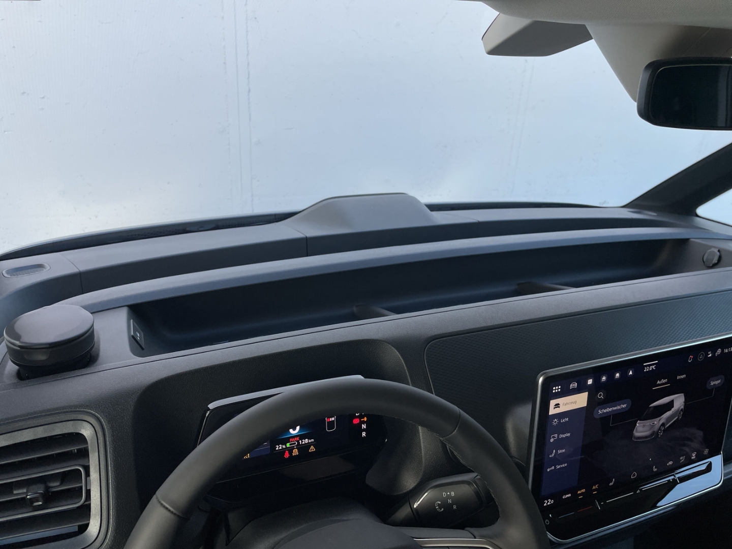 ID. Buzz Cargo Pro 4MOTION AHK/360°Kamera/ACC/Travel/Spurwechsel/Navi/App-Connect/Sitzhzg