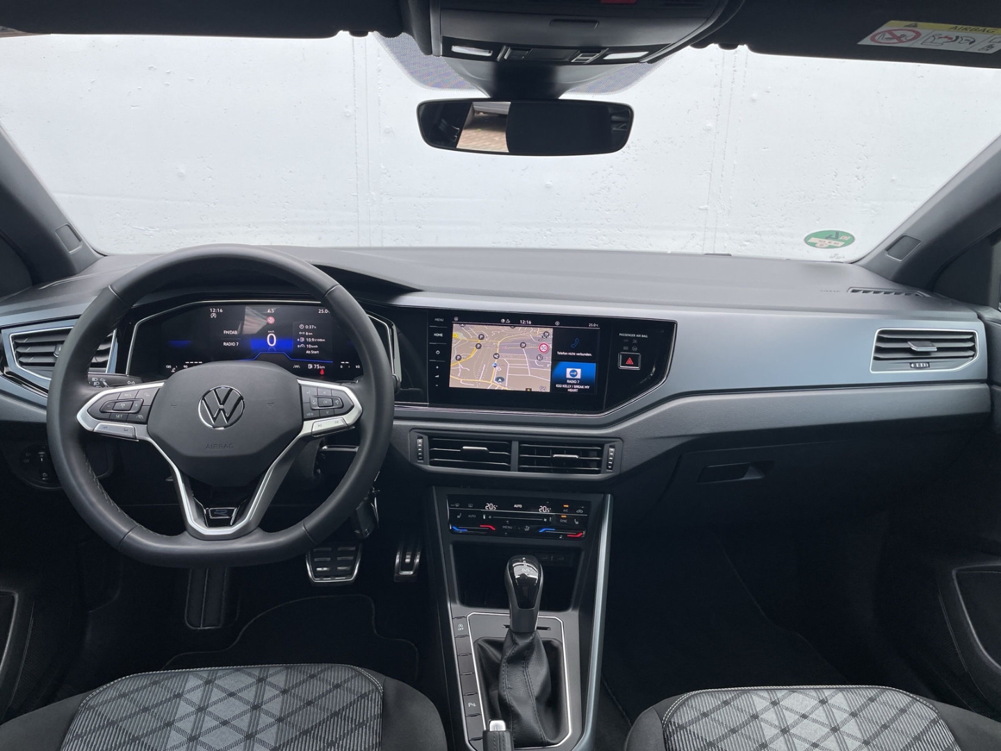 Taigo 1.5 TSI DSG R-Line Kamera/AHK/Navi Pro/ACC/App-Connect/ Sportpaket AHK-abnehmbar