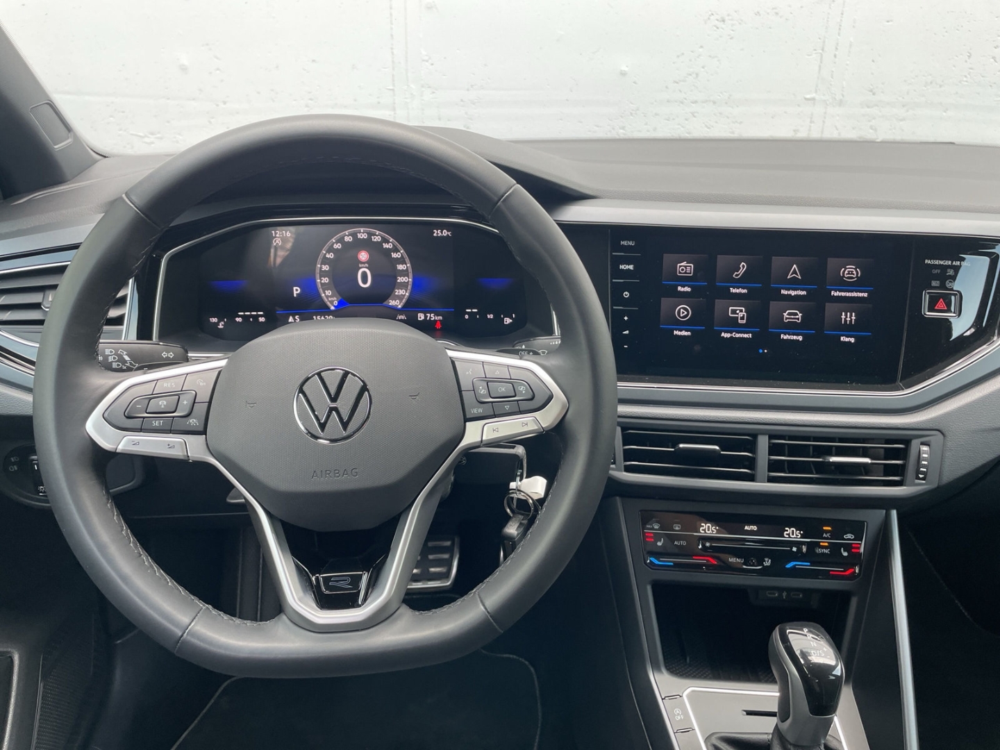 Taigo 1.5 TSI DSG R-Line Kamera/AHK/Navi Pro/ACC/App-Connect/ Sportpaket AHK-abnehmbar