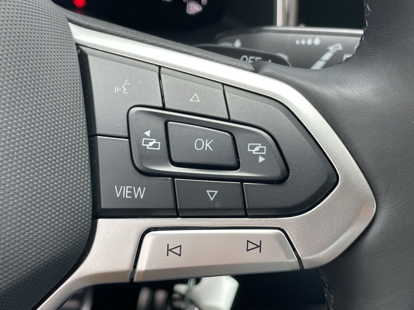 Taigo 1.5 TSI DSG R-Line Kamera/AHK/Navi Pro/ACC/App-Connect/ Sportpaket AHK-abnehmbar