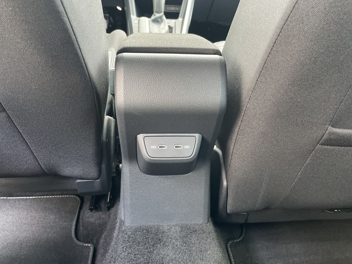 Taigo 1.5 TSI DSG R-Line Kamera/AHK/Navi Pro/ACC/App-Connect/ Sportpaket AHK-abnehmbar