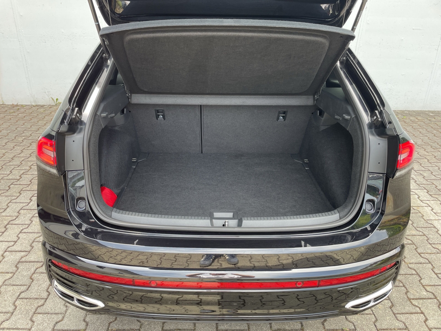Taigo 1.5 TSI DSG R-Line Kamera/AHK/Navi Pro/ACC/App-Connect/ Sportpaket AHK-abnehmbar