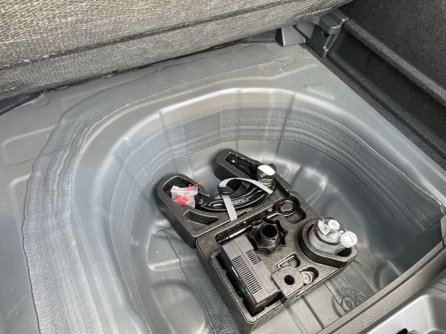 Taigo 1.5 TSI DSG R-Line Kamera/AHK/Navi Pro/ACC/App-Connect/ Sportpaket AHK-abnehmbar