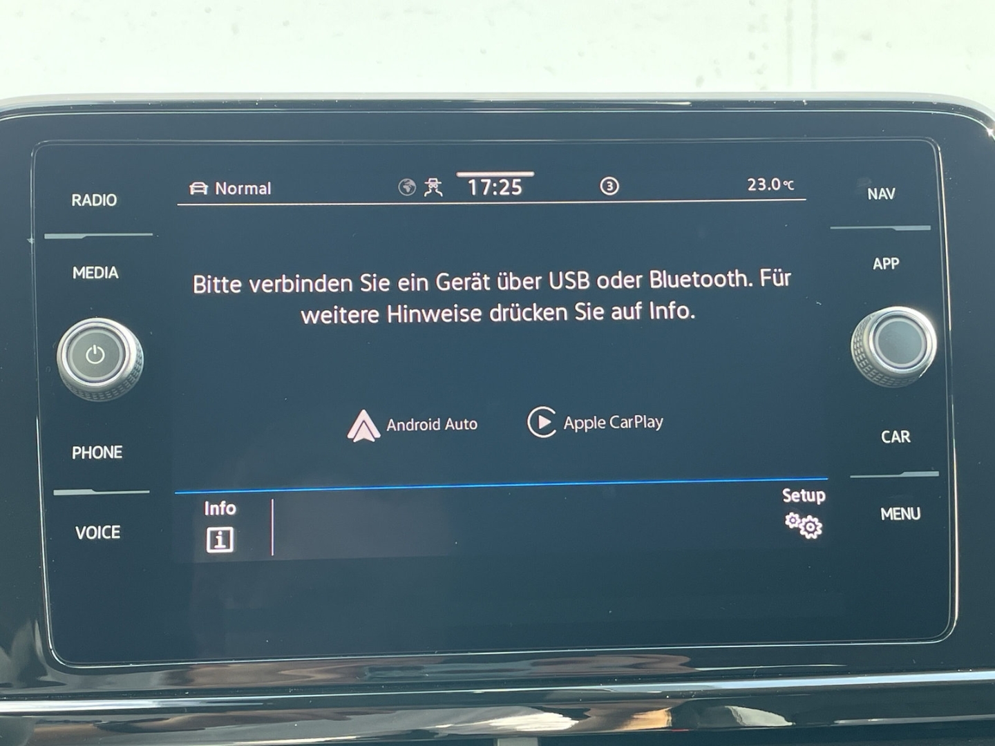 T-Roc 1.5 TSI DSG R-Line Black Style AHK/Matrix/Kamera/ACC/Navi/el.Heckklappe