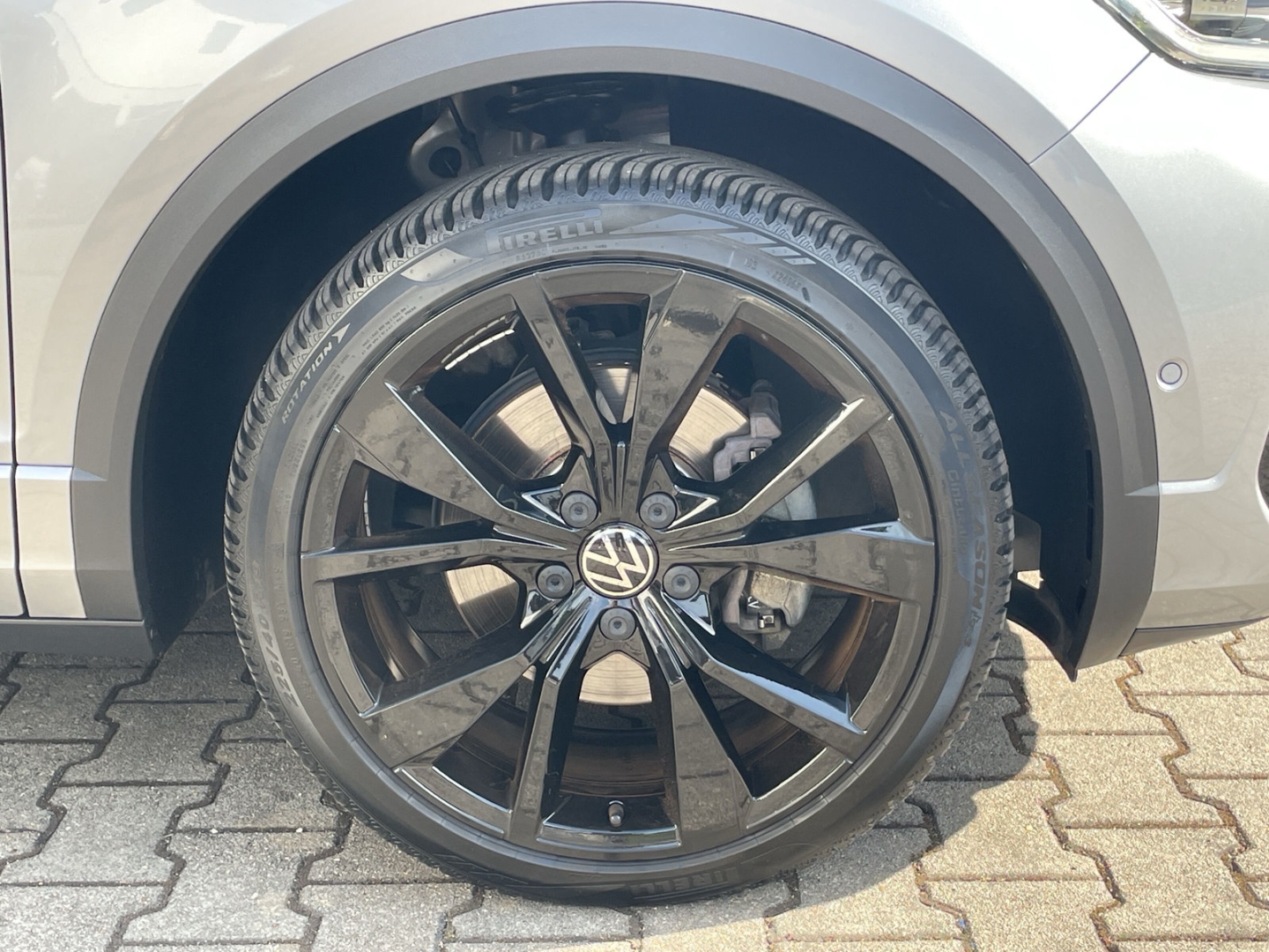 T-Roc 1.5 TSI DSG R-Line Black Style AHK/Matrix/Kamera/ACC/Navi/el.Heckklappe