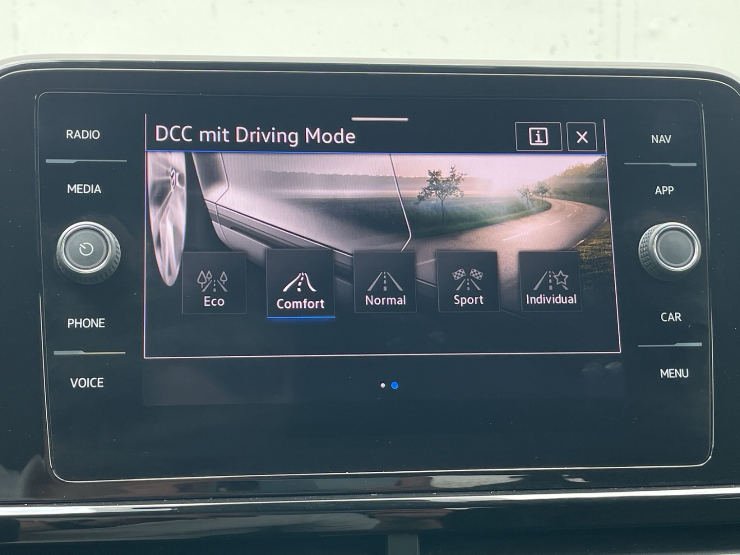 T-Roc 2.0TSI DSG R-Line 4Motion Matrix/LEDER/DCC/Kamera/el.Heck/Keyless/Navi/ACC/Travel/