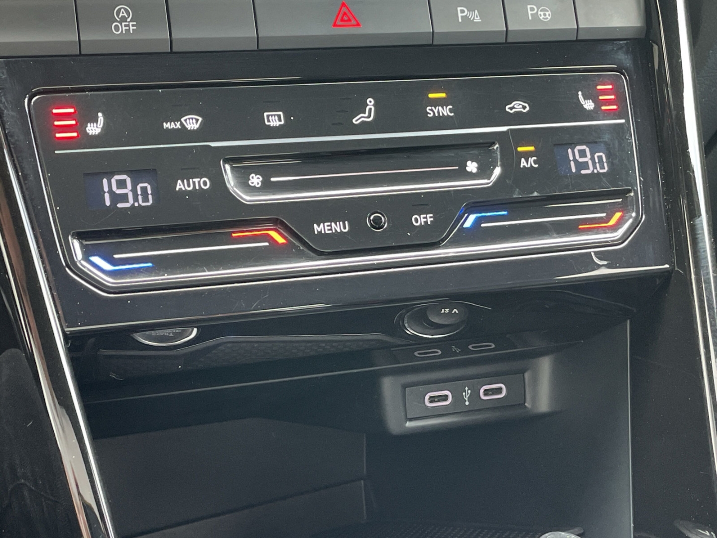 T-Roc 2.0TSI DSG R-Line 4Motion Matrix/LEDER/DCC/Kamera/el.Heck/Keyless/Navi/ACC/Travel/