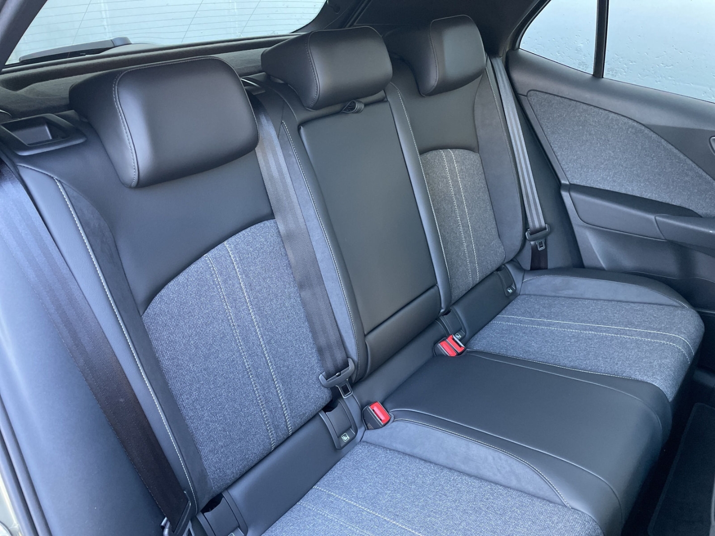 ID.3 Neo Style AHK/Pano/360°CAM/Wärmepumpe/Navi /App-Connect