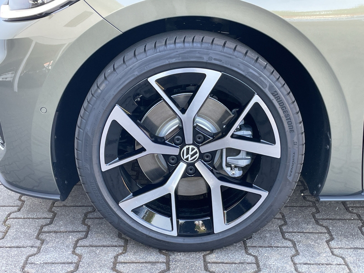 ID.3 Neo Style AHK/Pano/360°CAM/Wärmepumpe/Navi /App-Connect