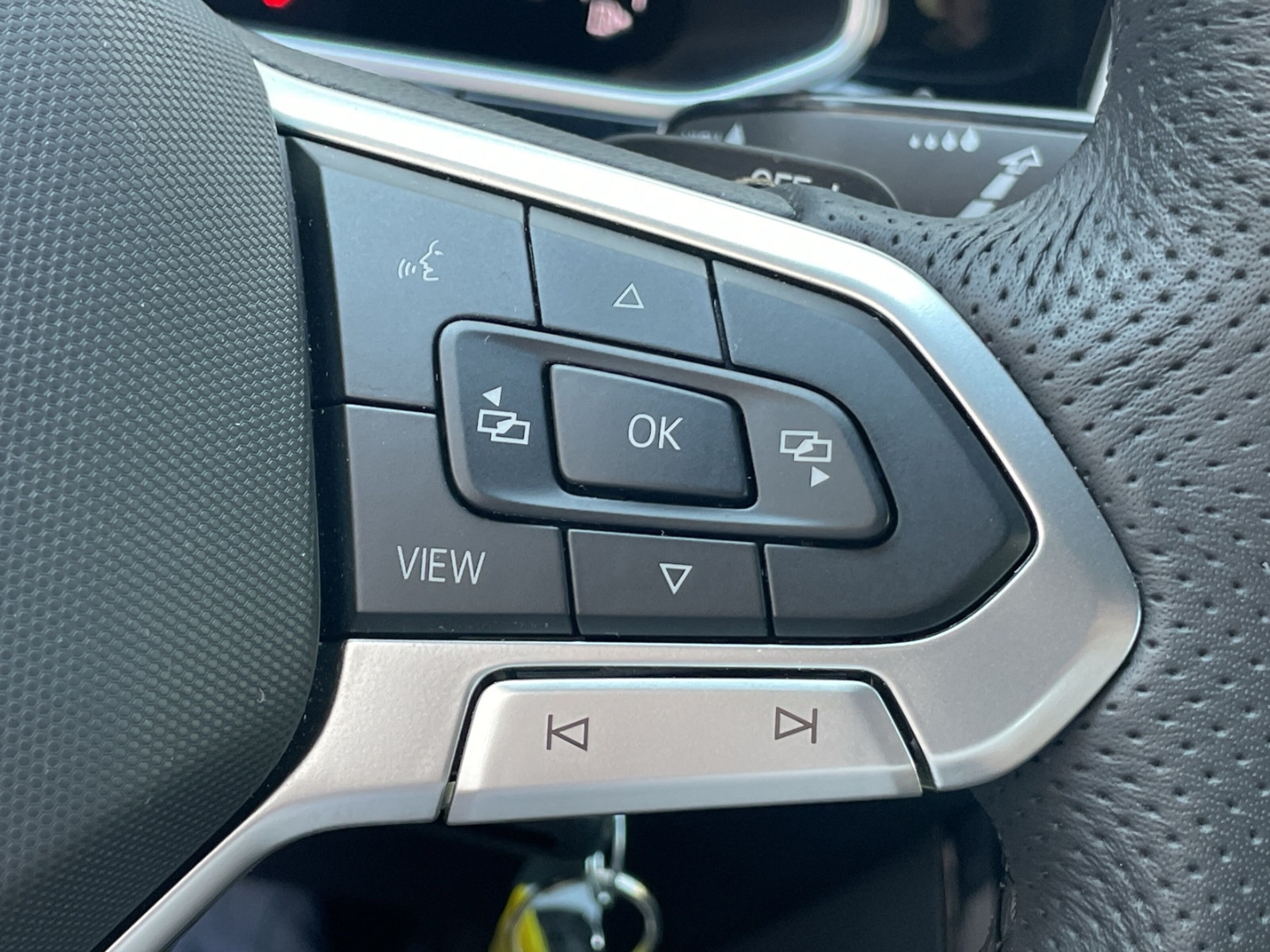 T-Roc 1.5 TSI DSG R-Line AHK/Kamera/Navi/App-Connect/ergoActive/Sitzhzg