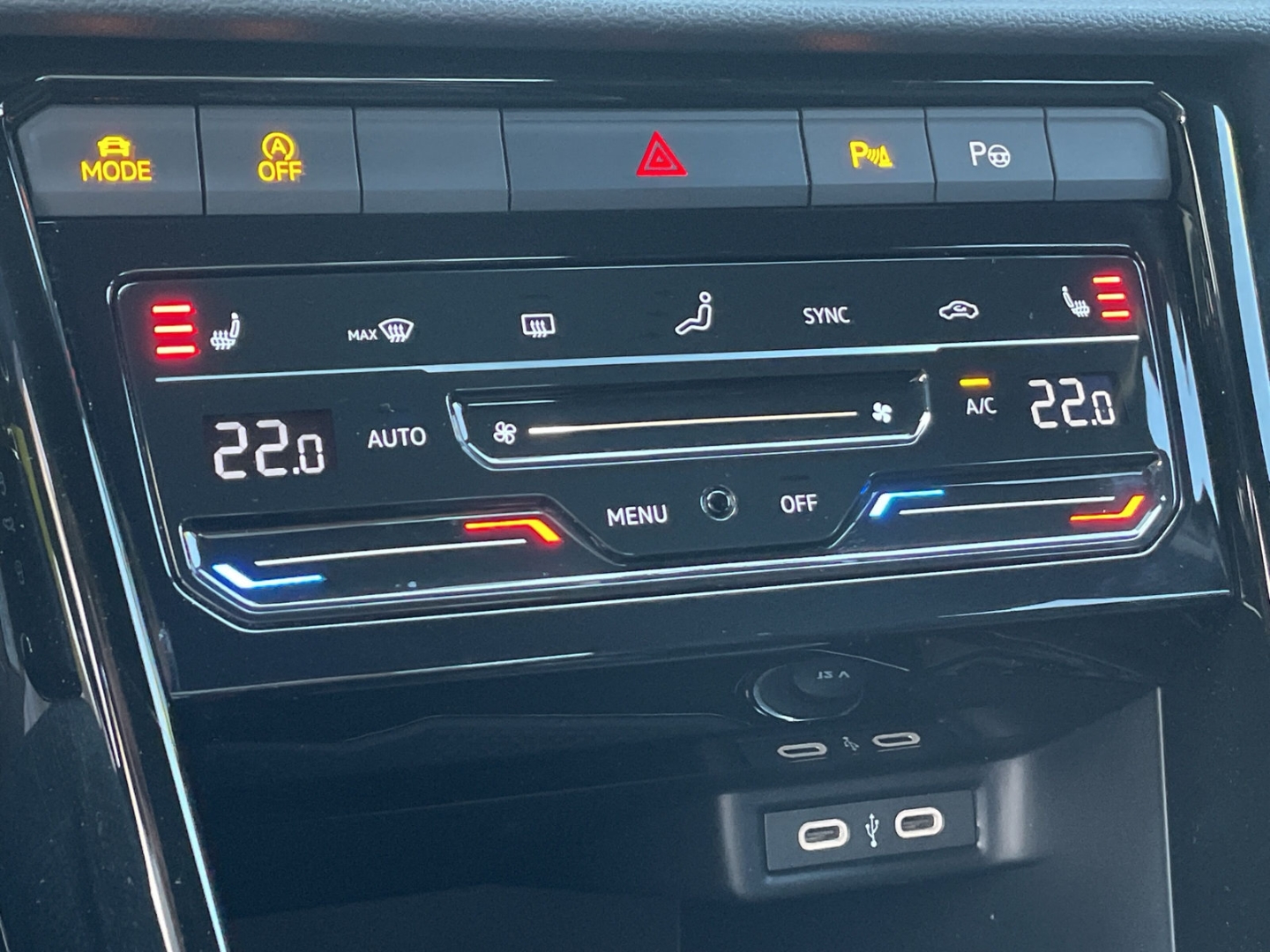 T-Roc 1.5 TSI DSG R-Line AHK/Kamera/Navi/App-Connect/ergoActive/Sitzhzg
