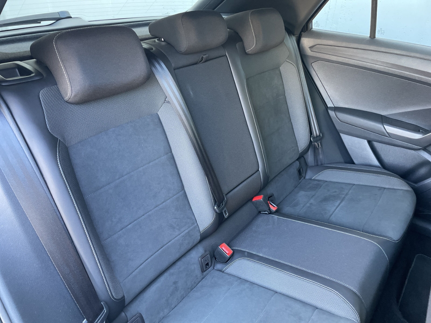 T-Roc 1.5 TSI DSG R-Line AHK/Kamera/Navi/App-Connect/ergoActive/Sitzhzg
