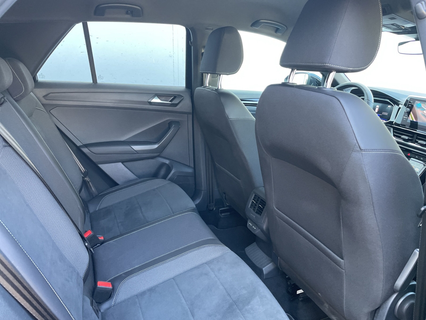 T-Roc 1.5 TSI DSG R-Line AHK/Kamera/Navi/App-Connect/ergoActive/Sitzhzg