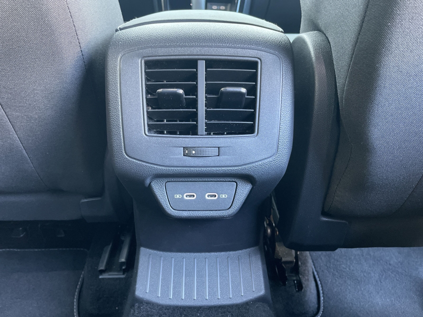 T-Roc 1.5 TSI DSG R-Line AHK/Kamera/Navi/App-Connect/ergoActive/Sitzhzg
