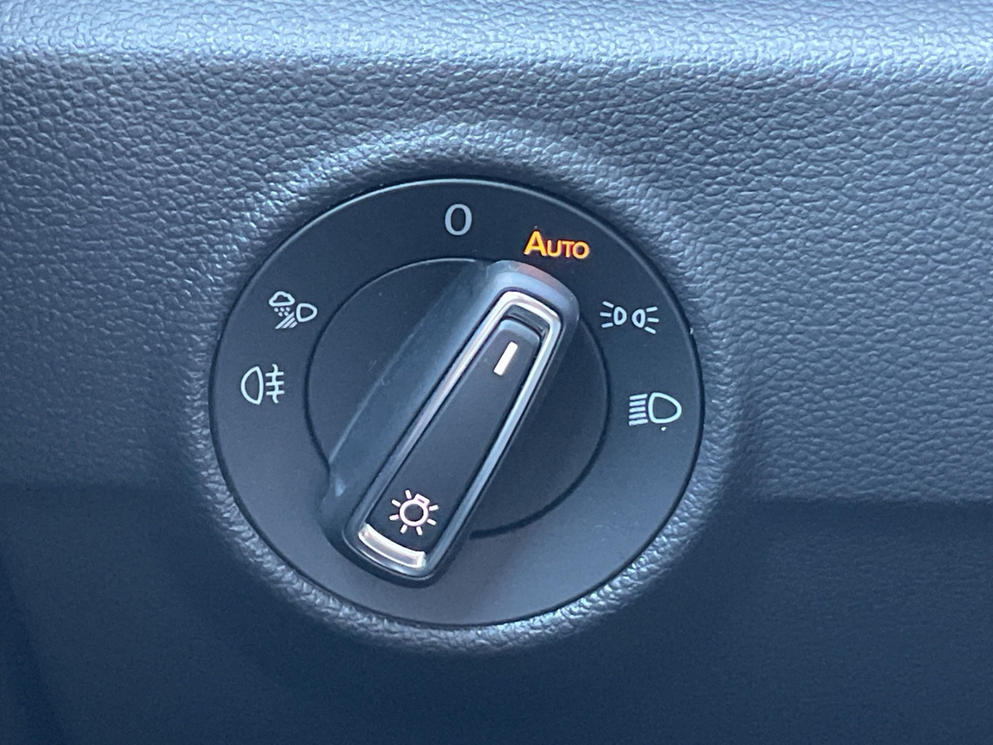 T-Roc 1.5 TSI DSG R-Line AHK/Kamera/Navi/App-Connect/ergoActive/Sitzhzg