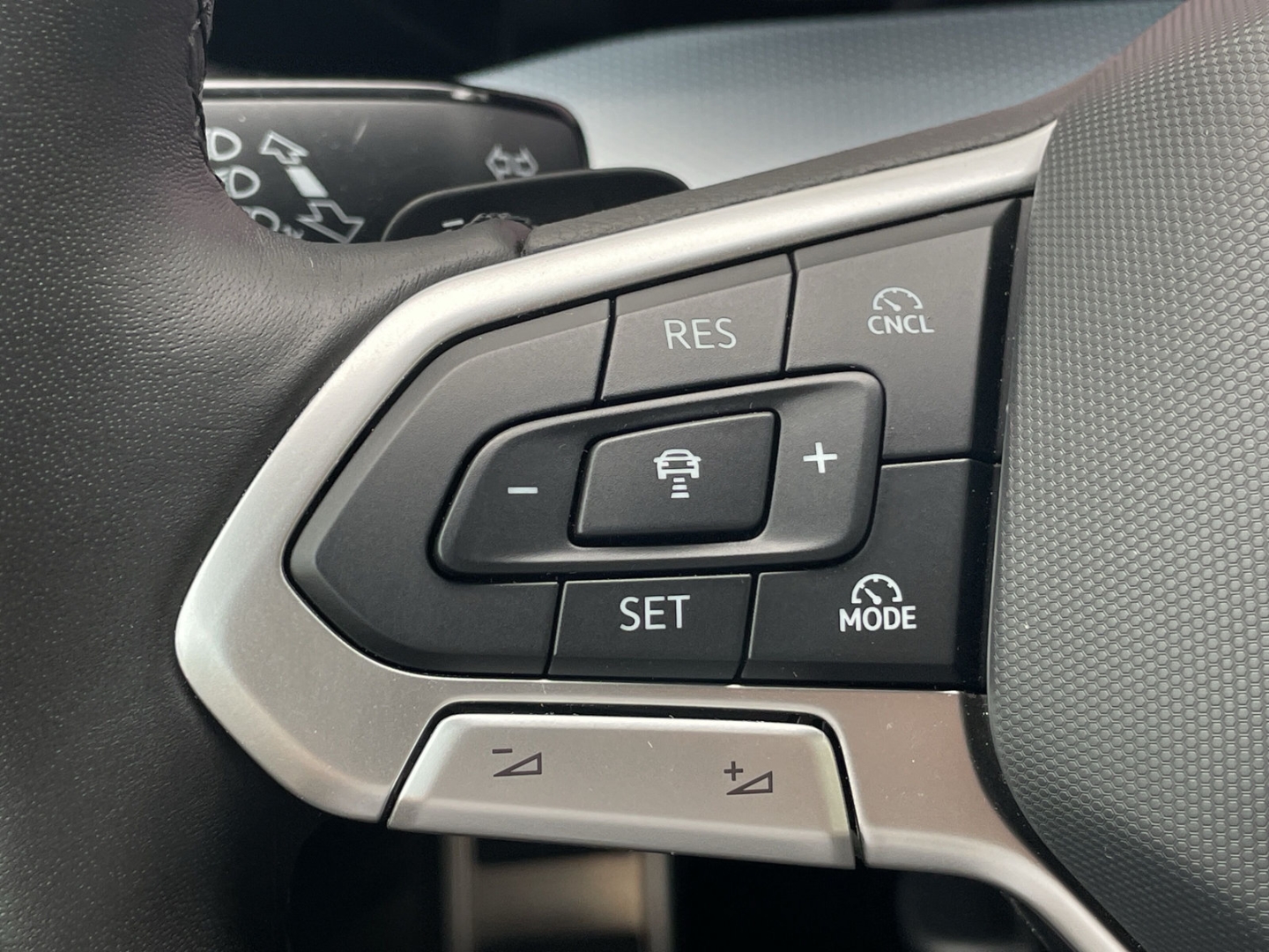 Golf Variant VIII 2.0 TDI DSG Goal AHK/IQ.Light 360°Kamera/Navi/ACC/App-Con./Spurwechsel/Lenkradhzg