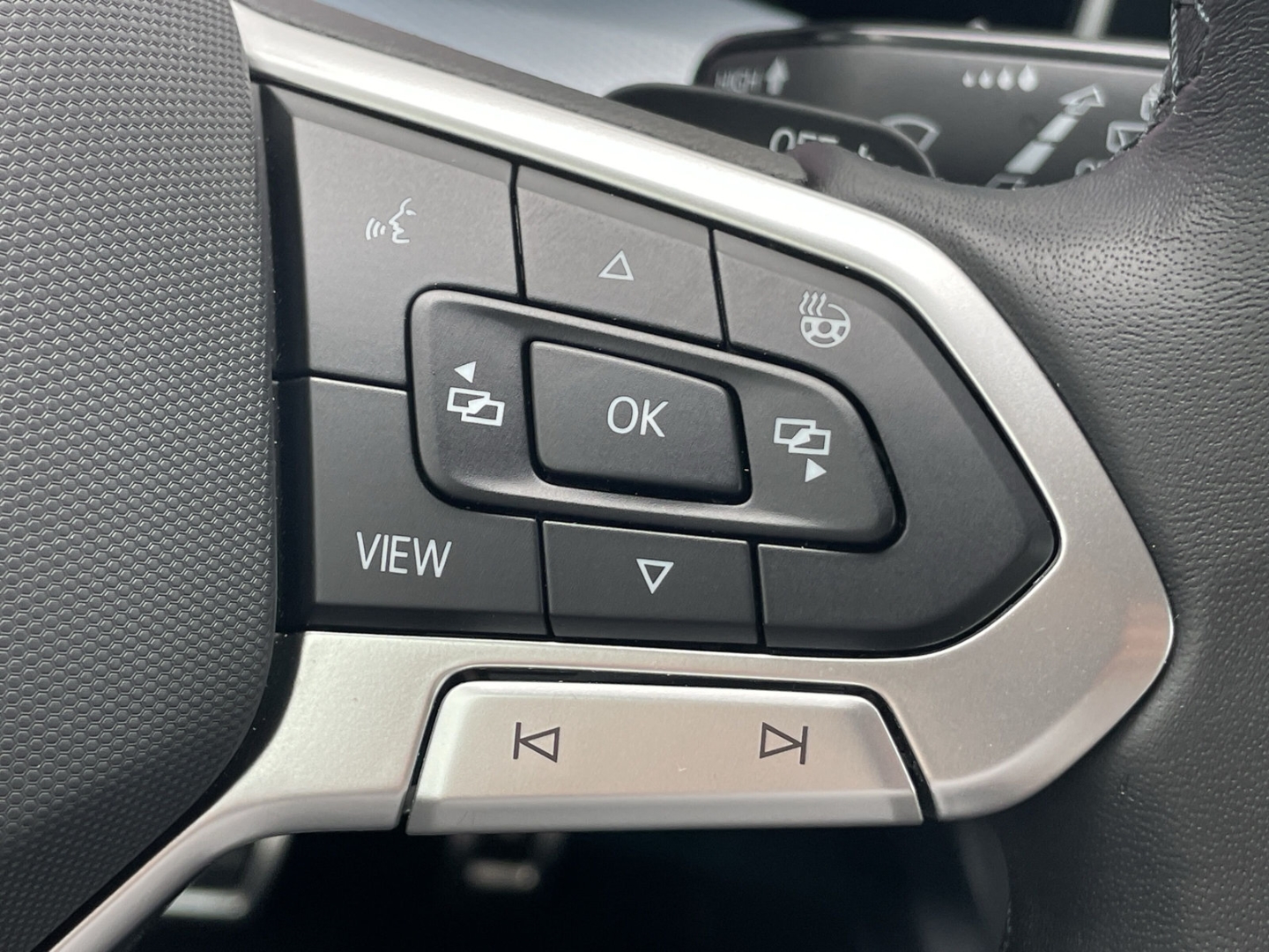 Golf Variant VIII 2.0 TDI DSG Goal AHK/IQ.Light 360°Kamera/Navi/ACC/App-Con./Spurwechsel/Lenkradhzg