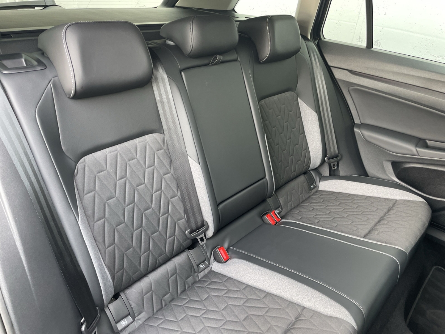 Golf Variant VIII 2.0 TDI DSG Goal AHK/IQ.Light 360°Kamera/Navi/ACC/App-Con./Spurwechsel/Lenkradhzg