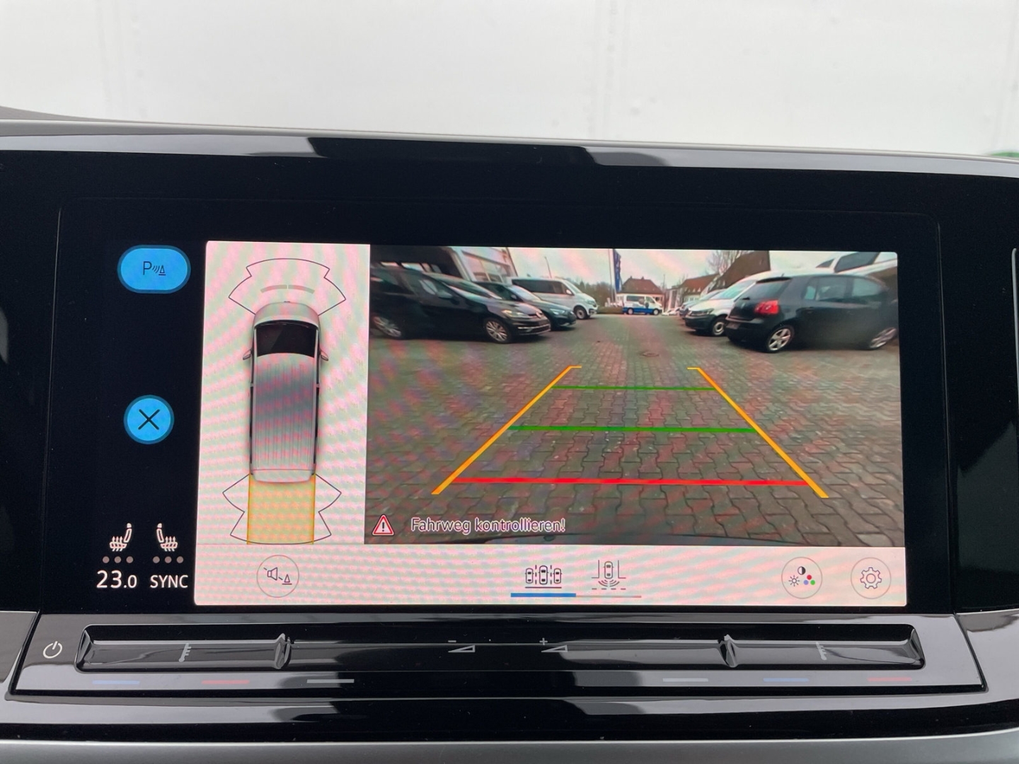 T7 Multivan 2.0 TDI DSG lang LED/Kamera/Navi/GRA/App-Connect/Sitzhzg