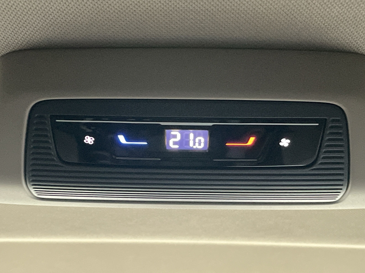 T7 Multivan 2.0 TDI DSG lang LED/Kamera/Navi/GRA/App-Connect/Sitzhzg