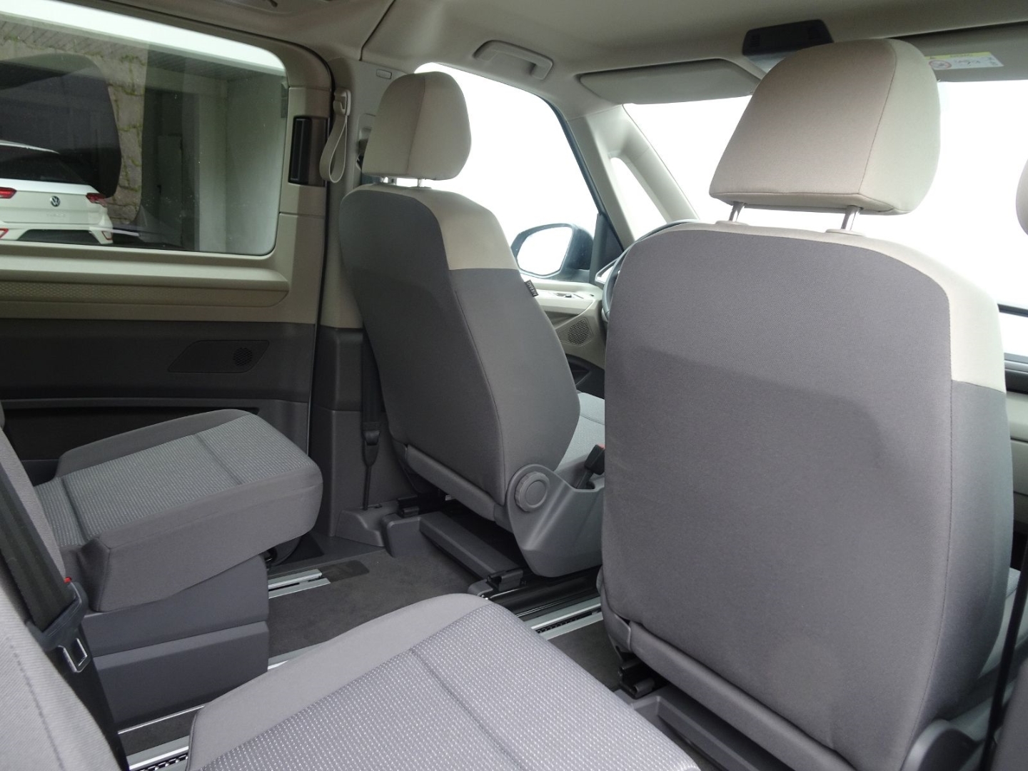 T7 Multivan 2.0 TDI DSG lang LED/Kamera/Navi/GRA/App-Connect/Sitzhzg