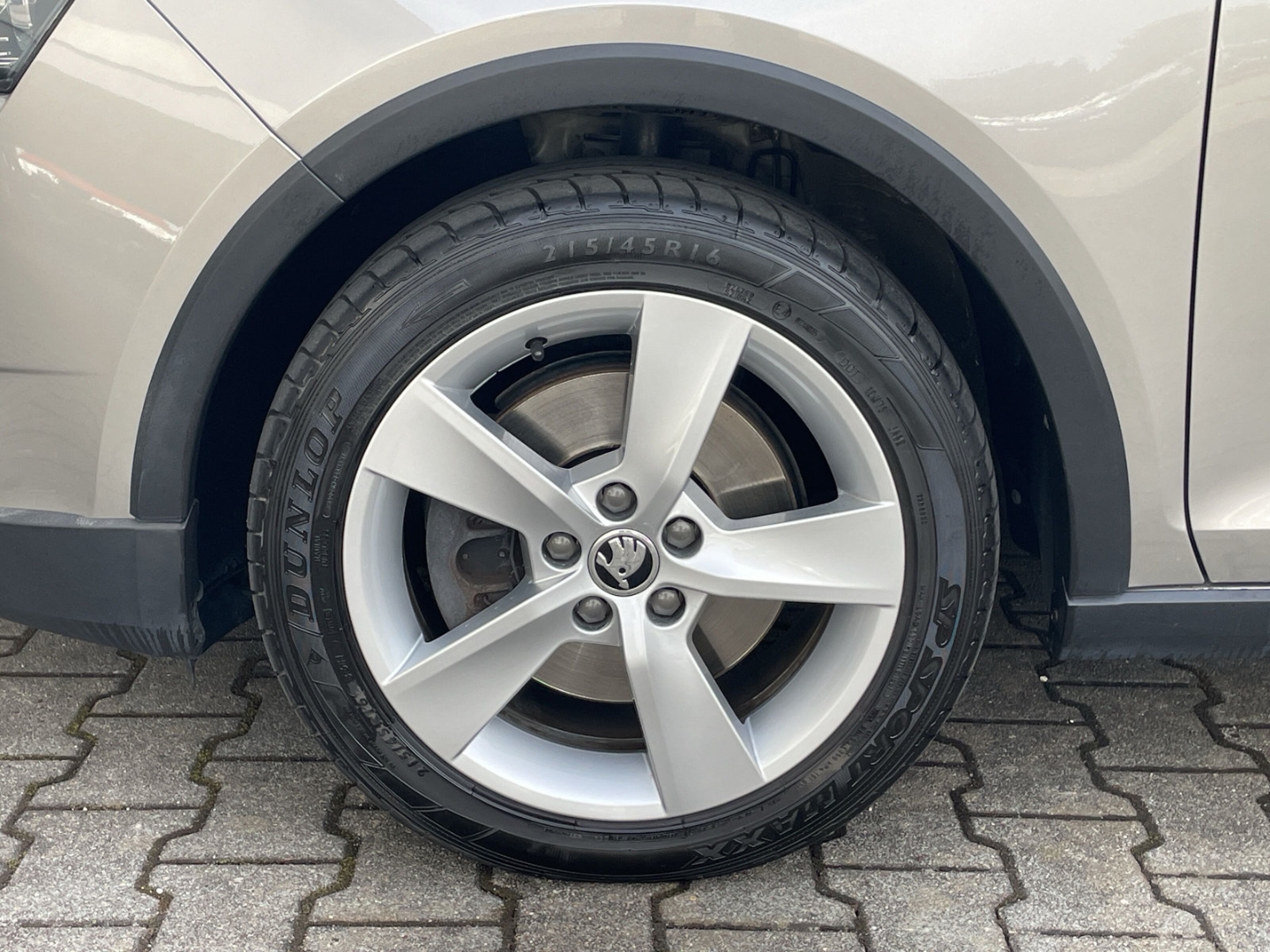 Rapid Spaceback 1.4 TSI DSG Ambition AHK/Pano/Xenon/PDC/SmartLink/GRA/Sitzhzg/