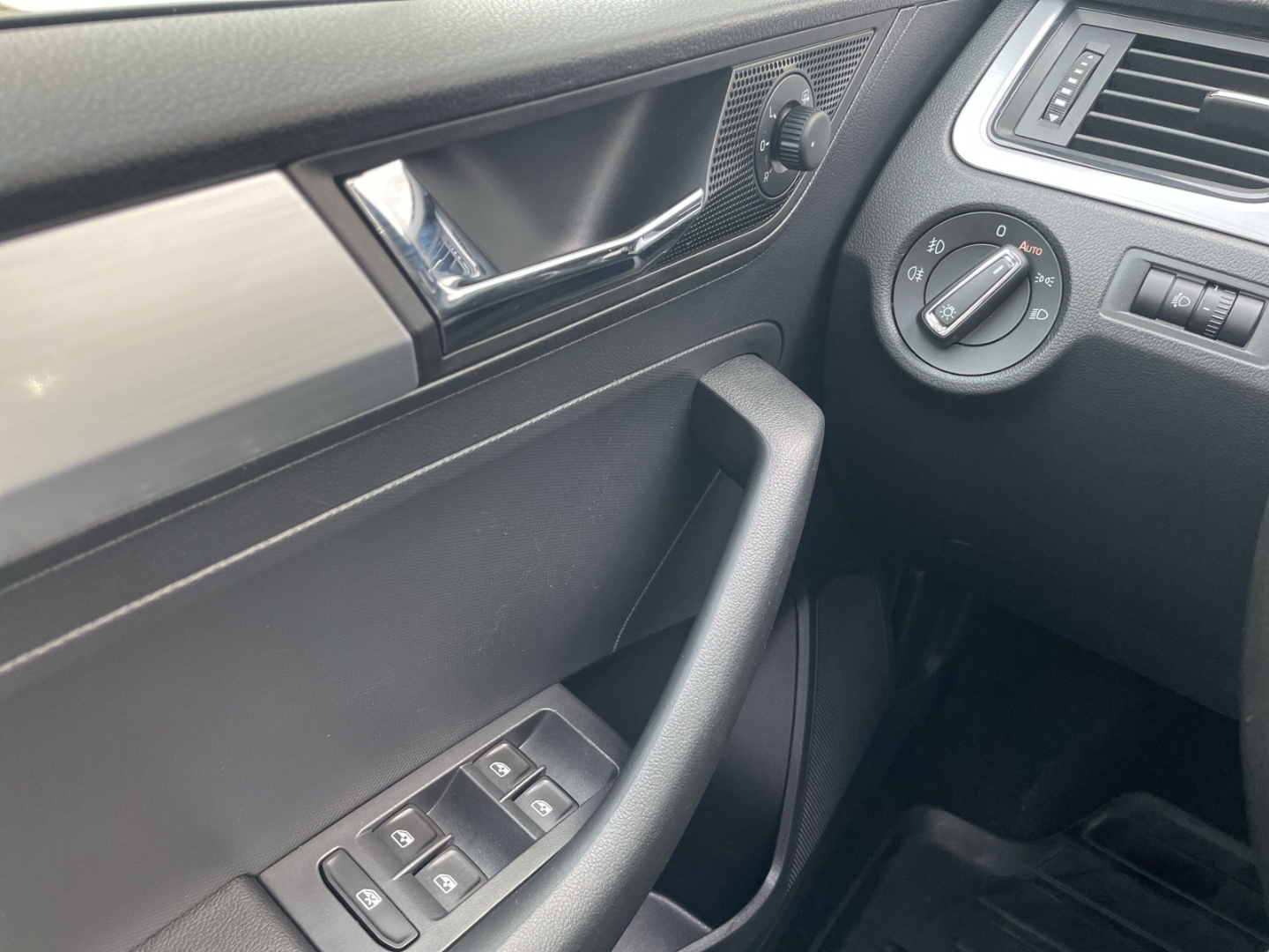 Rapid Spaceback 1.4 TSI DSG Ambition AHK/Pano/Xenon/PDC/SmartLink/GRA/Sitzhzg/