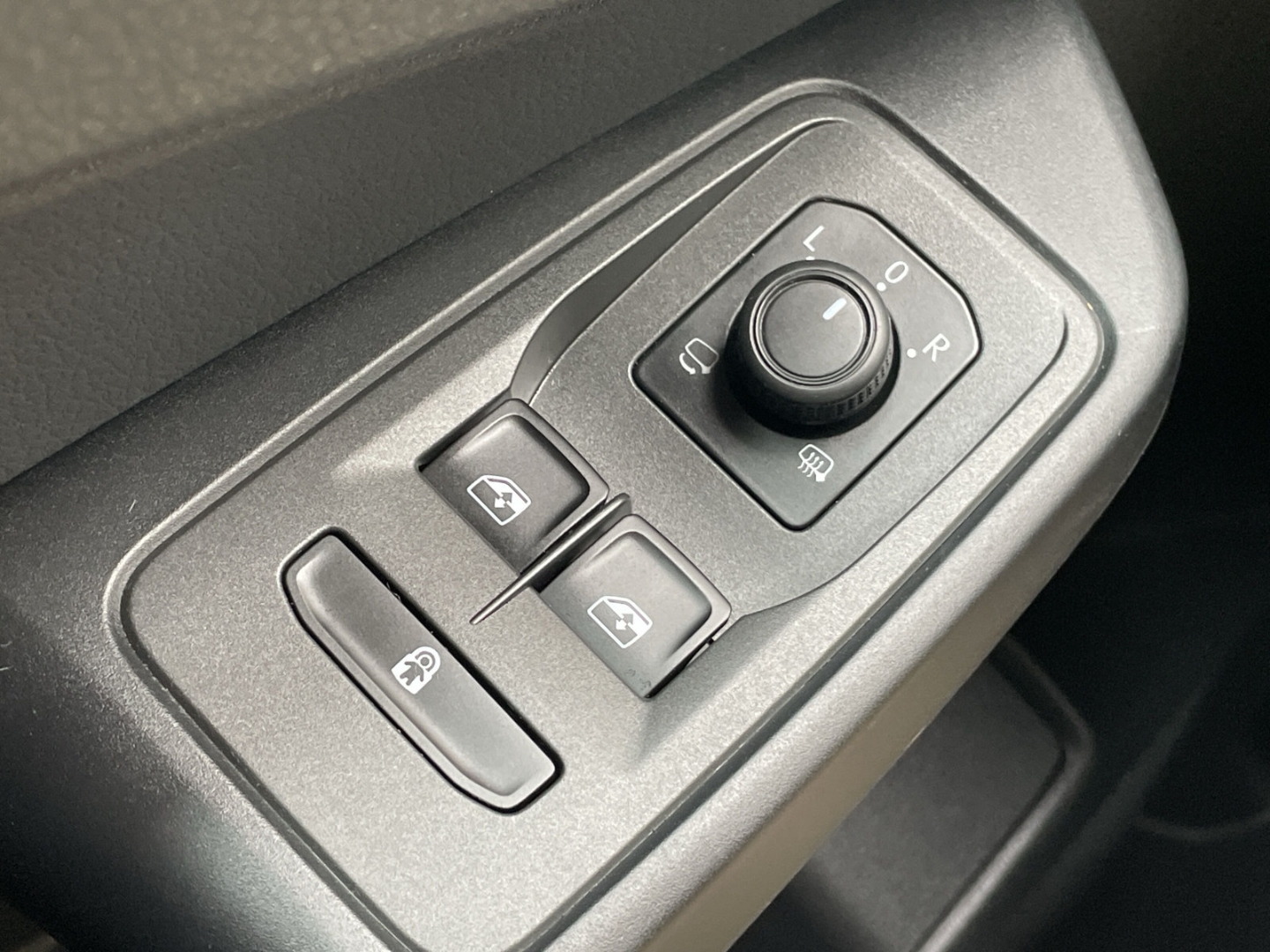 Caddy Maxi Kombi 1.5 TSI EcoProfi AHK/Kamera/ACC/LED/Keyless/Navi/App-Connect