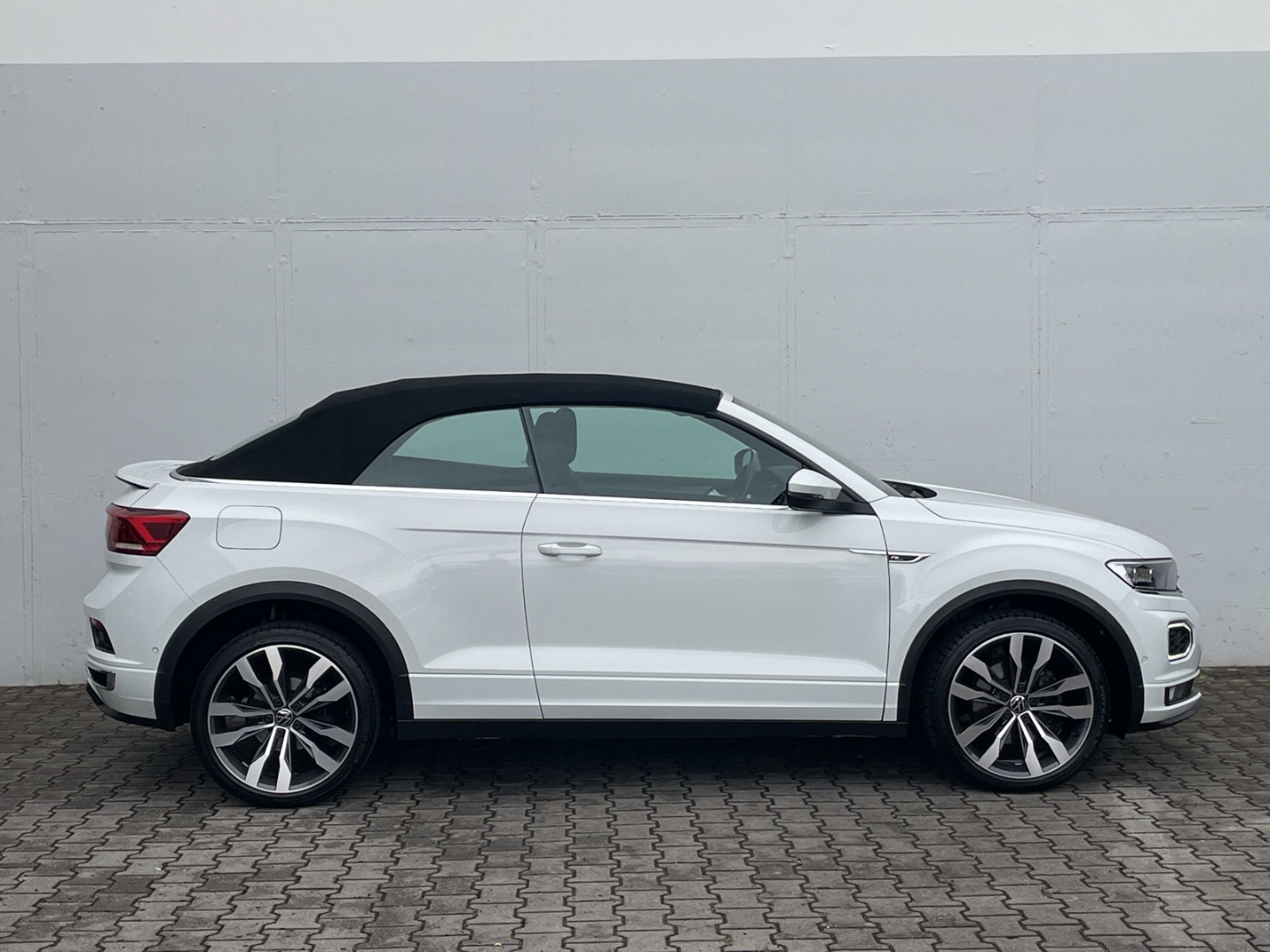 T-Roc Cabriolet 1.5 TSI DSG R-Line Kamera/Navi/ACC/App-Con/LED/Sitzhzg/Blind Spot