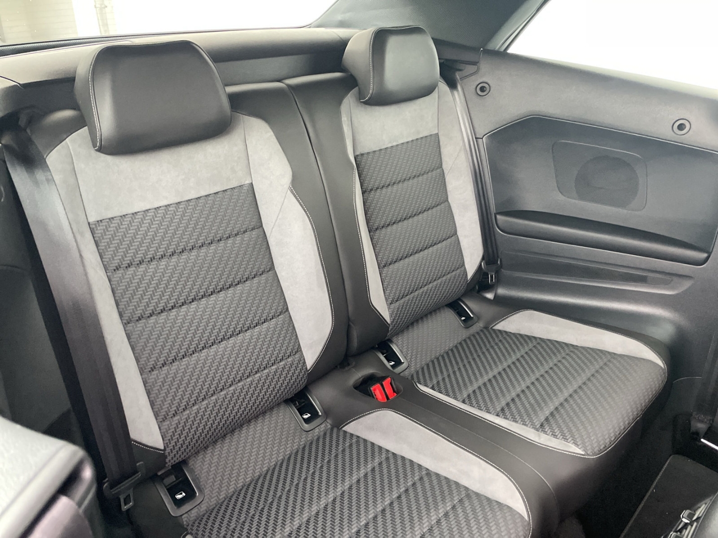 T-Roc Cabriolet 1.5 TSI DSG R-Line Kamera/Navi/ACC/App-Con/LED/Sitzhzg/Blind Spot