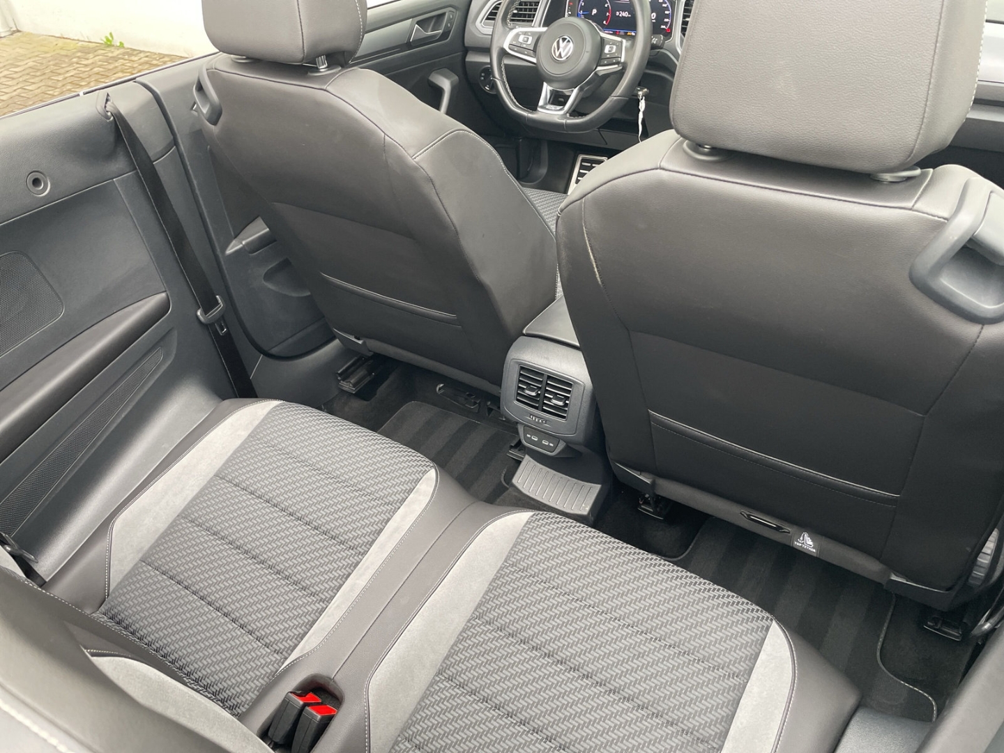 T-Roc Cabriolet 1.5 TSI DSG R-Line Kamera/Navi/ACC/App-Con/LED/Sitzhzg/Blind Spot