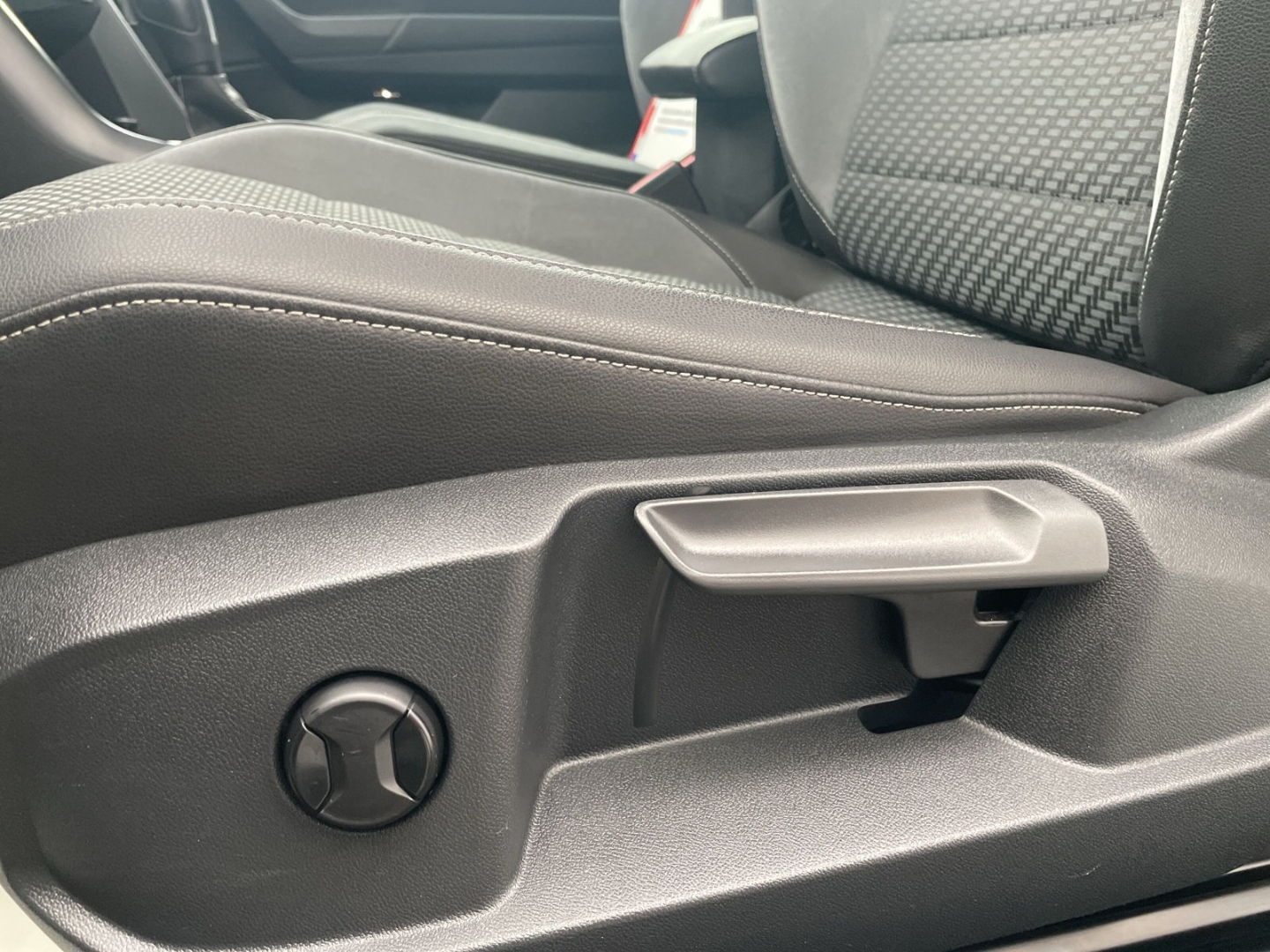 T-Roc Cabriolet 1.5 TSI DSG R-Line Kamera/Navi/ACC/App-Con/LED/Sitzhzg/Blind Spot