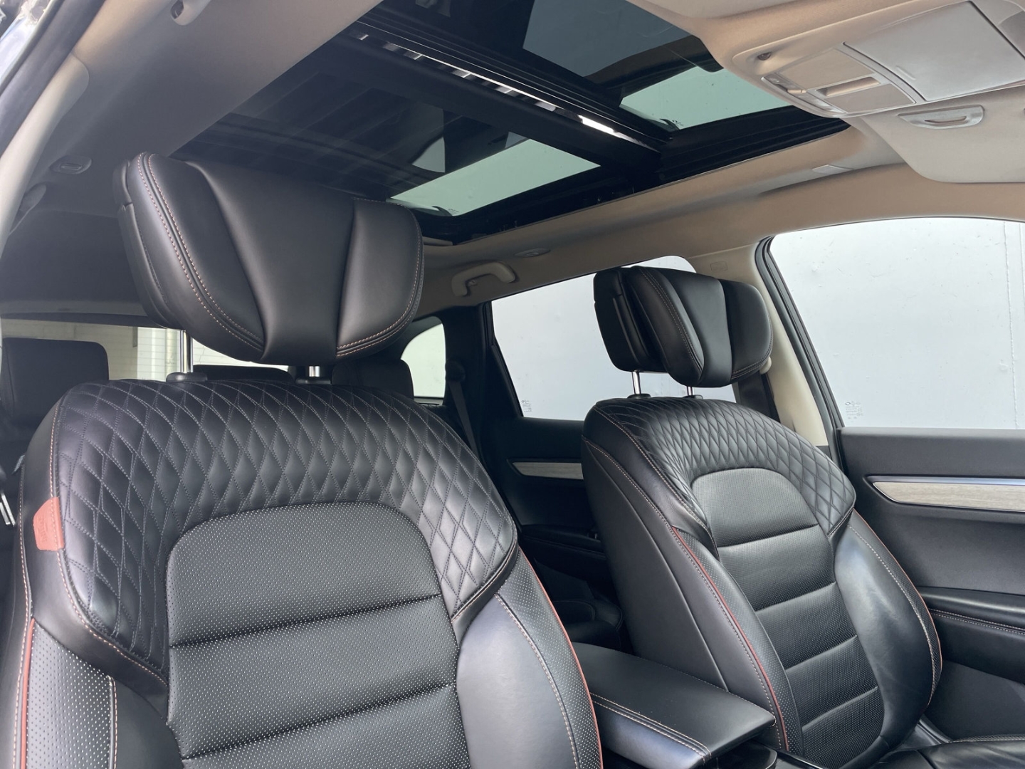 Koleos TCe Initiale Paris Pano/Kamera/Bose/AHK/Navi/Keyless/el.Heckklappe/Full LED/Massage/ACC